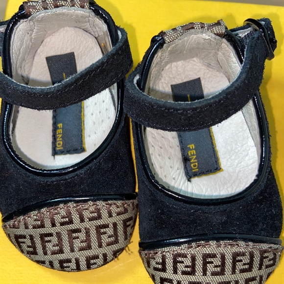 Fendi - Picture 3 of 5